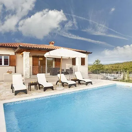Villa Lucija Comfortable Holiday *